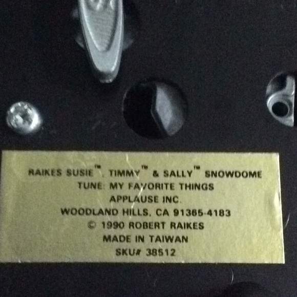 1990 Robert Raikes snow dome music box.  Susie, - Picture 4 of 5